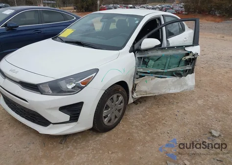 2022 Kia Rio S z USA, uszkodzony, nr VIN 3KPA24AD6NE481653